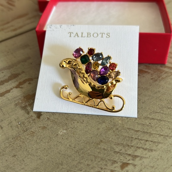 New with tags Talbots Christmas Sleigh Brooch Gold with multiple color stones - Picture 2 of 4